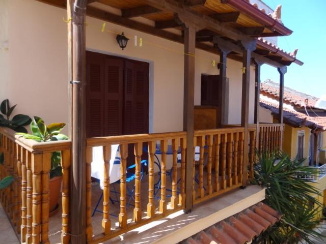 Pension Eleni นาฟปลิโอ ภายนอก รูปภาพ